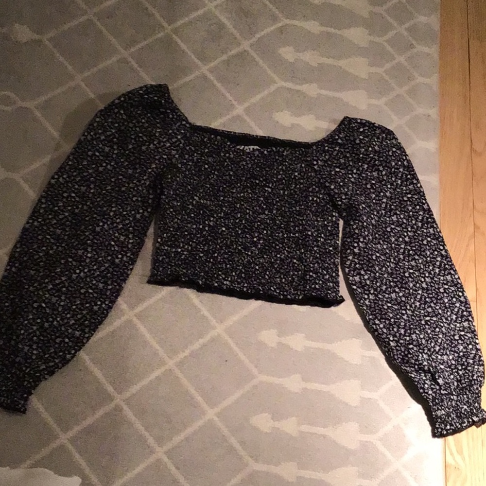 Katie J NYC Black Puff Sleeve Crop Blouse